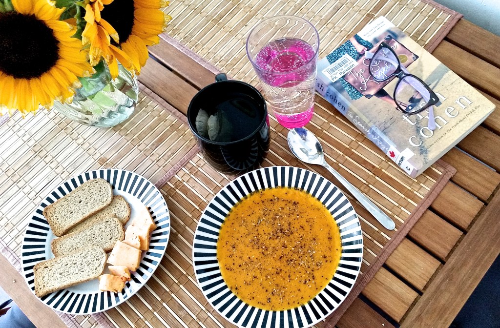 If only every day was this sunny! Homemade butternut squash soup (with secret ingredient: red lentils), crackers and cheese and a good book. Heaven.